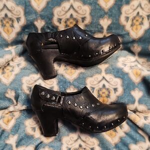 Dansko Smooth Black Leather Shoes With Silver Studs S 36